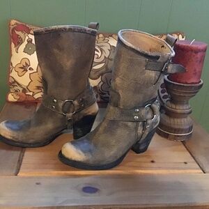 Matisse Retro Destressed Harness Boots